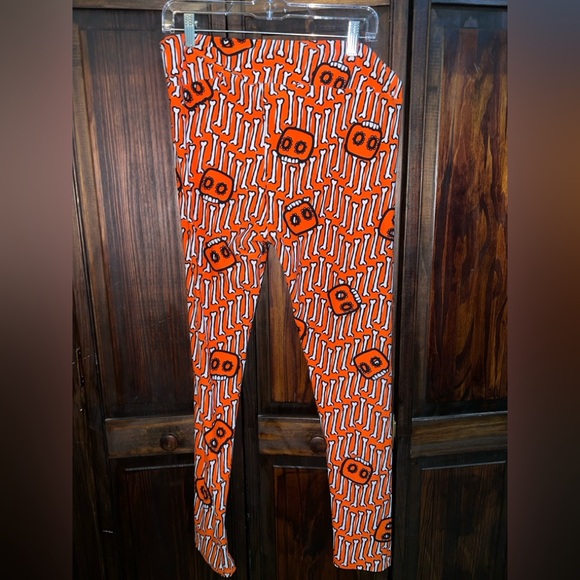 LuLaRoe Leggings in Orange with Skull Pattern Halloween‎ - Picture 1 of 3